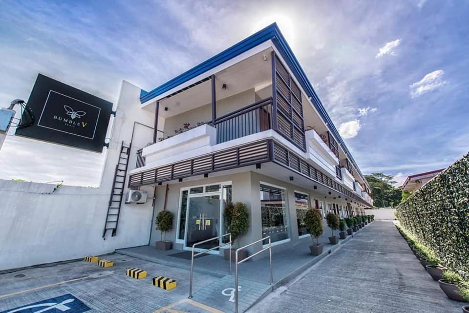 Bumble V Subic Hotel Olongapo Exterior foto